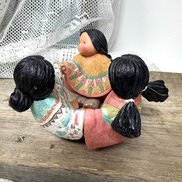 1994 Enesco Corp Three Girls Circle Figurine Handpainted Ceramic Vintage Decor - Picture 3 of 7